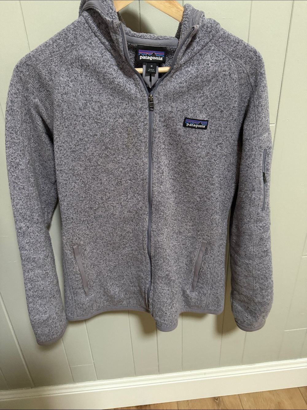 Patagonia light purple Women’s Hooded Full-Zip Hooded Fleece Jacket M